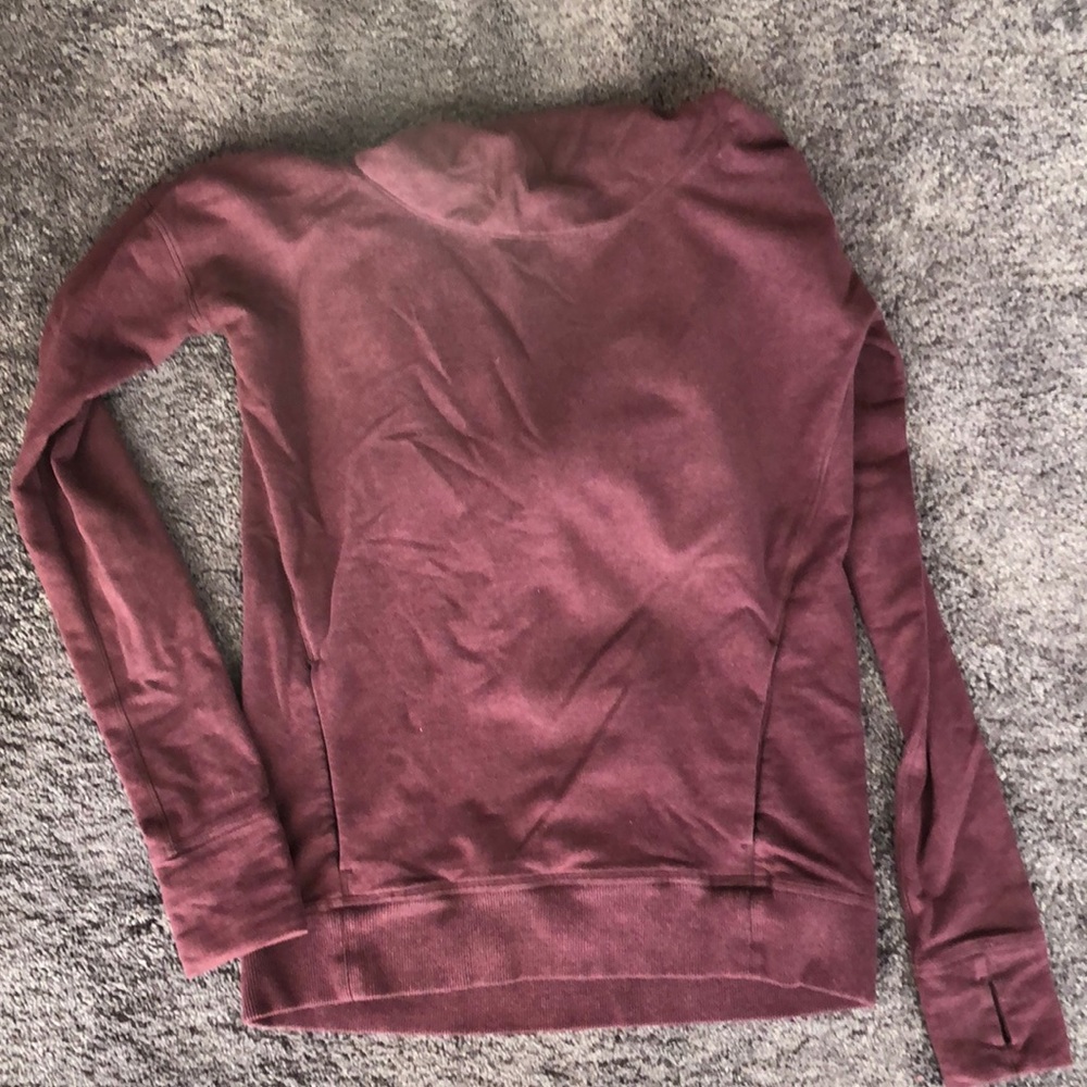 Lululemon Pull Over Hoodie w/hood and neck warmer